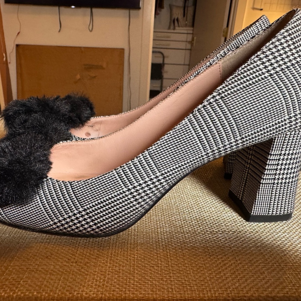 Kate Spade Vero Cuoio Black and White Houndstooth Heels with faux fur.